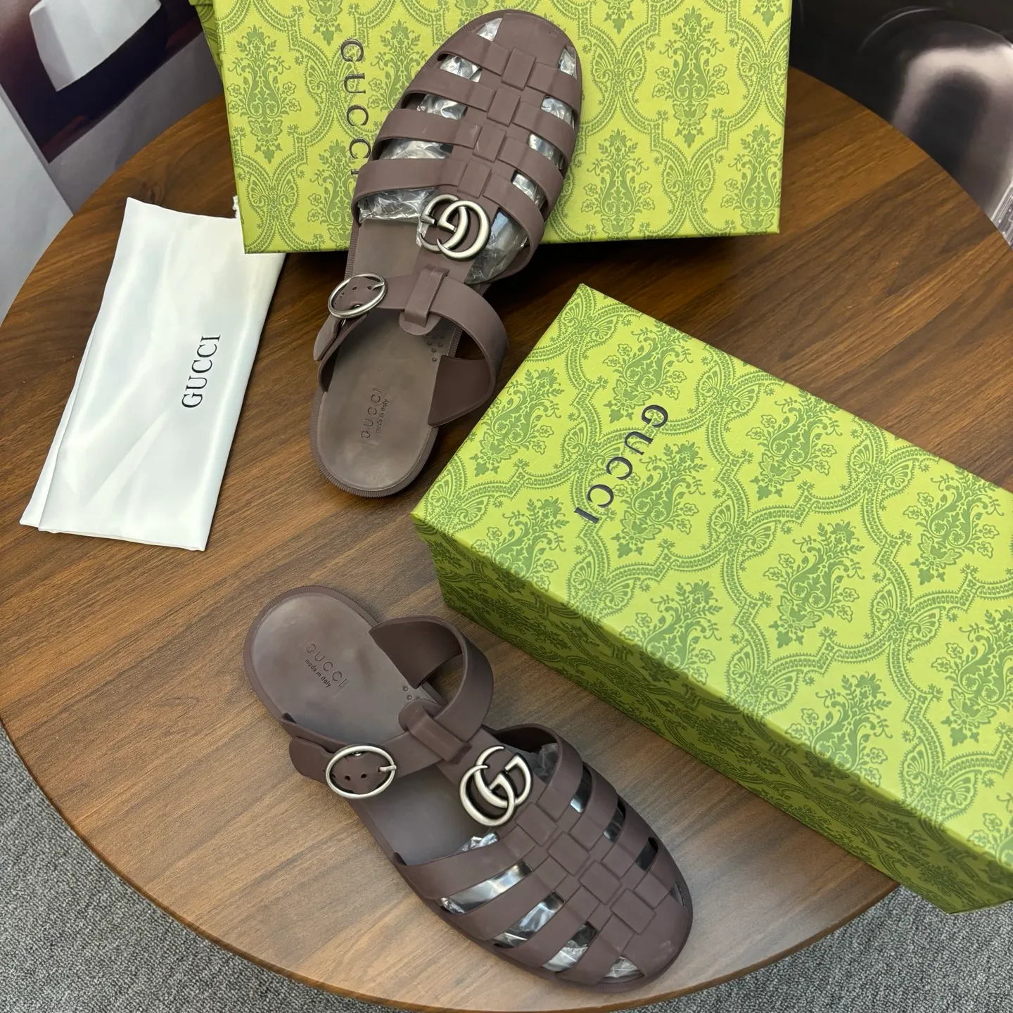 Men's shoes 260💰 [Gucci] Counter quality, top-quality original goods, real photos! Original TPU material, fine workmanship, comfortable; genuine 1:1 replica Size: 38 ~ 46